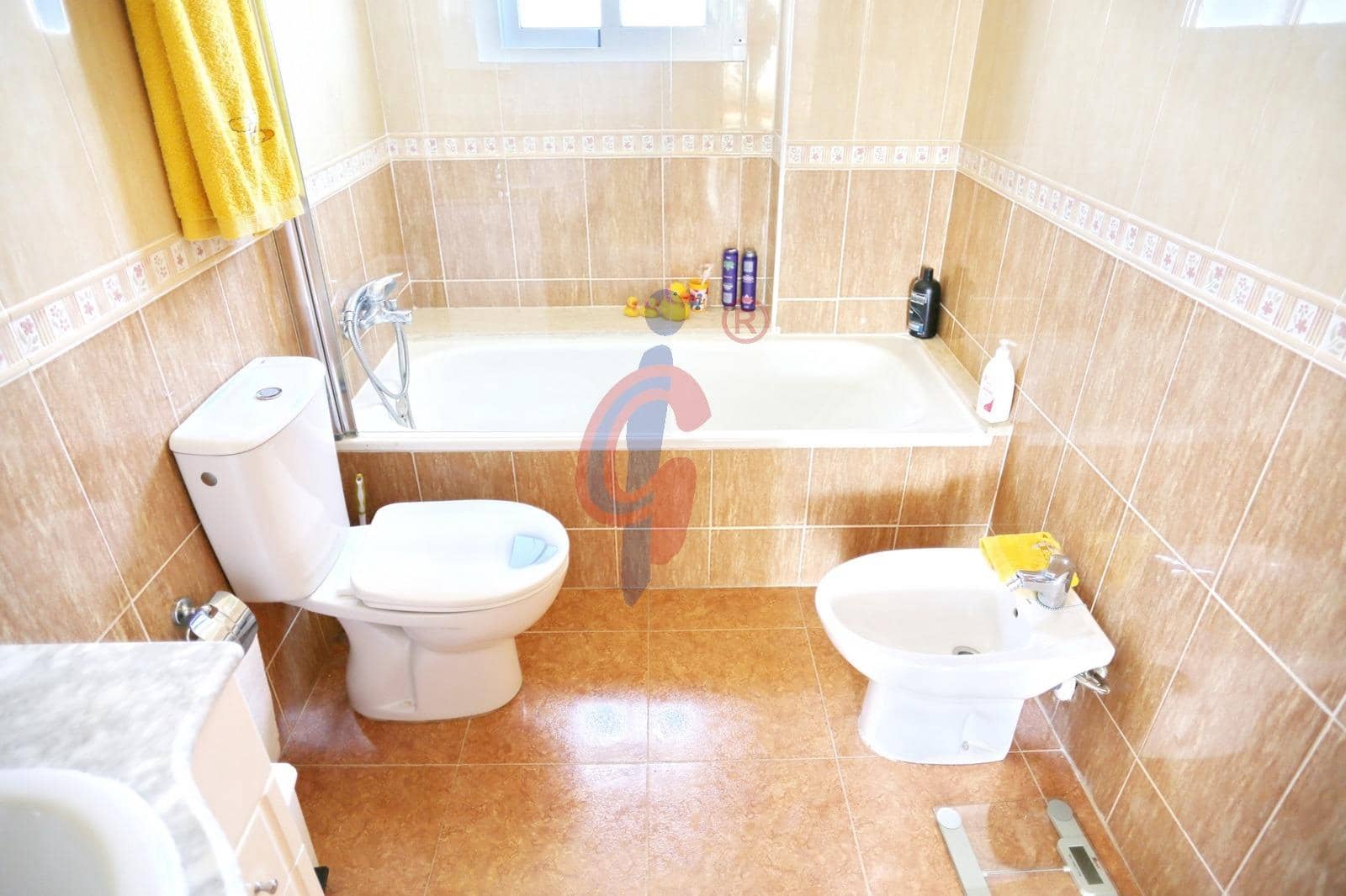 4 quarto Penthouse para arrendar em Guardamar del Segura com piscina garagem - 1 000 € (Ref: 10006374)