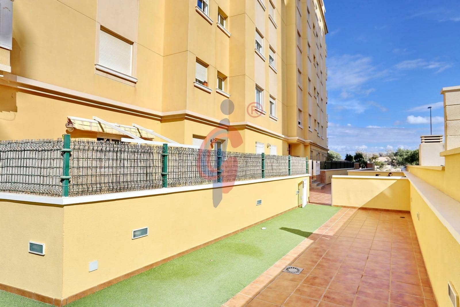 2 soveværelse Lejlighed til salg i Guardamar del Segura med swimmingpool - € 199.900 (Ref: 10098544)
