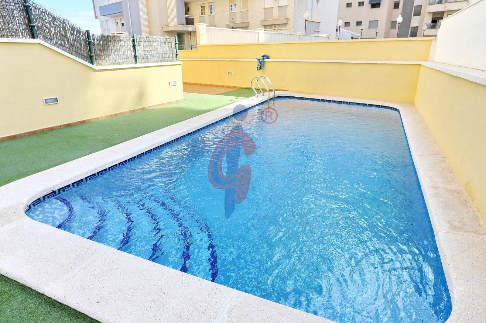 2 soveværelse Lejlighed til salg i Guardamar del Segura med swimmingpool - € 199.900 (Ref: 10098544)