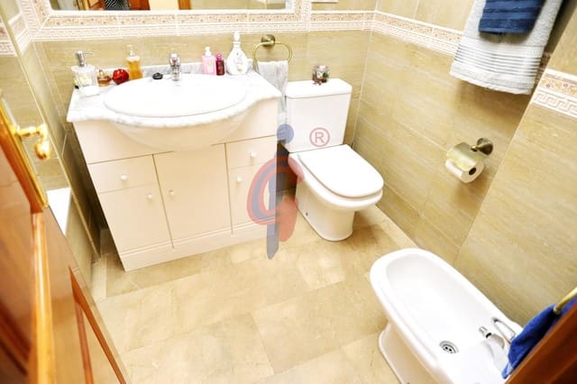 2 sovrum Lägenhet till salu i El Moncayo - El Pòrtic, Guardamar del Segura med garage - 389 990 € (Ref: 10129693)