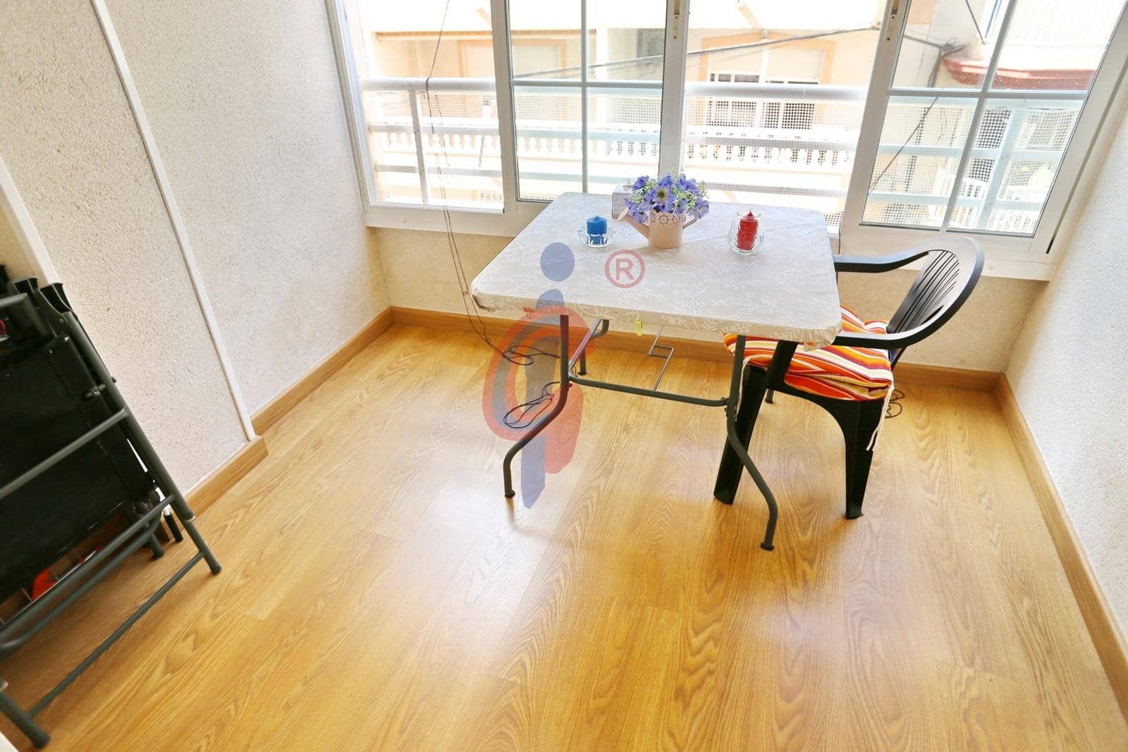 Apartamento de 2 habitaciones en Guardamar del Segura en venta con piscina - 164.950 € (Ref: 10139831)