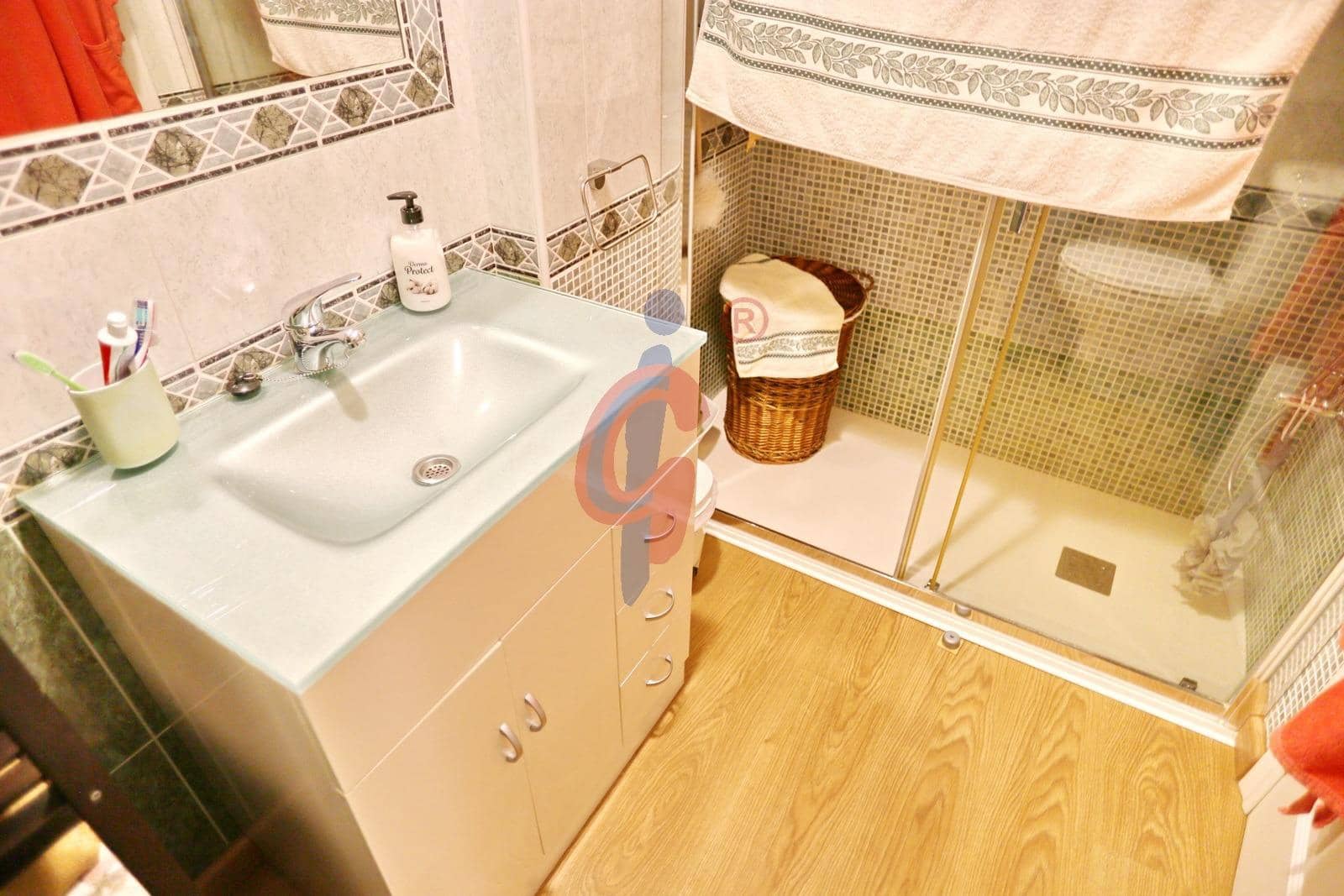 Apartamento de 2 habitaciones en Guardamar del Segura en venta con piscina - 164.950 € (Ref: 10139831)
