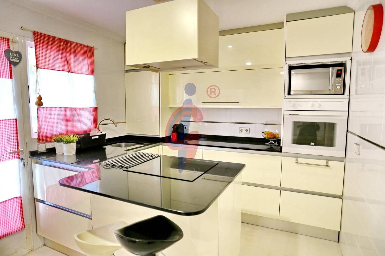 Adosado de 3 habitaciones en Guardamar del Segura en venta con piscina - 289.990 € (Ref: 10174662)