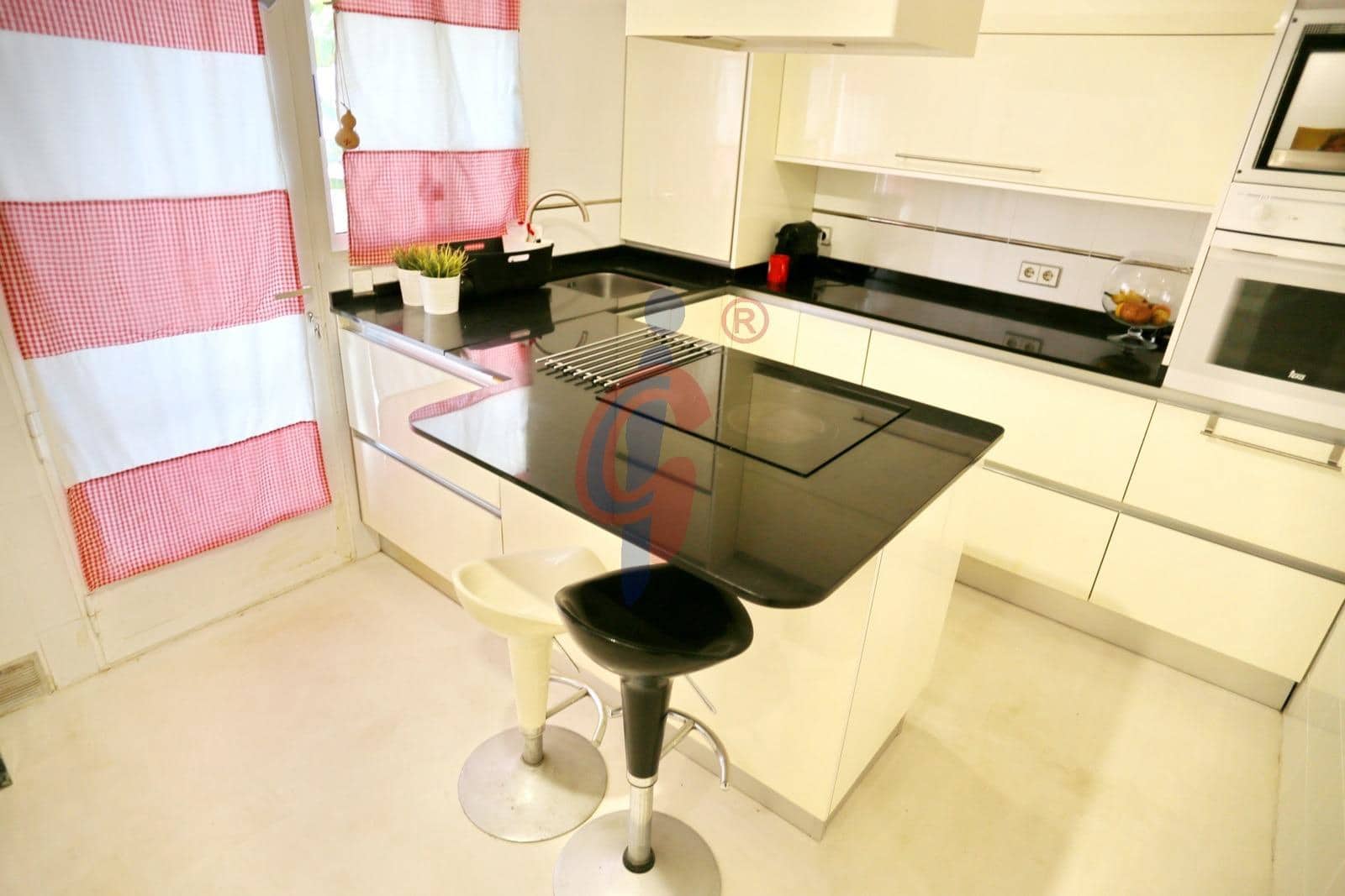 Adosado de 3 habitaciones en Guardamar del Segura en venta con piscina - 289.990 € (Ref: 10174662)