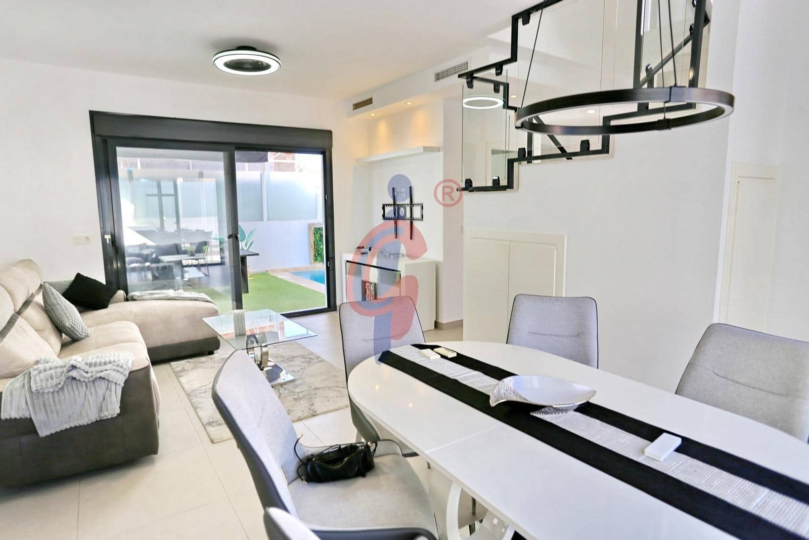 3 soveværelse Villa til salg i Guardamar del Segura med swimmingpool garage - € 470.000 (Ref: 10177316)
