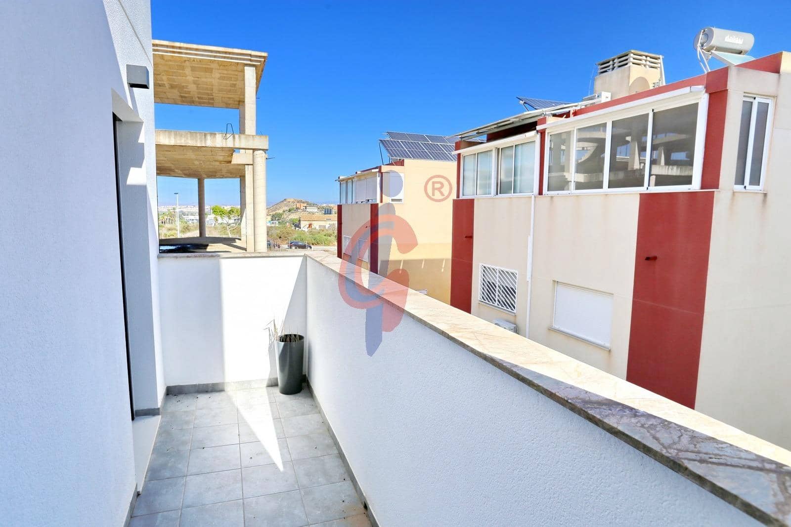 3 soveværelse Villa til salg i Guardamar del Segura med swimmingpool garage - € 470.000 (Ref: 10177316)
