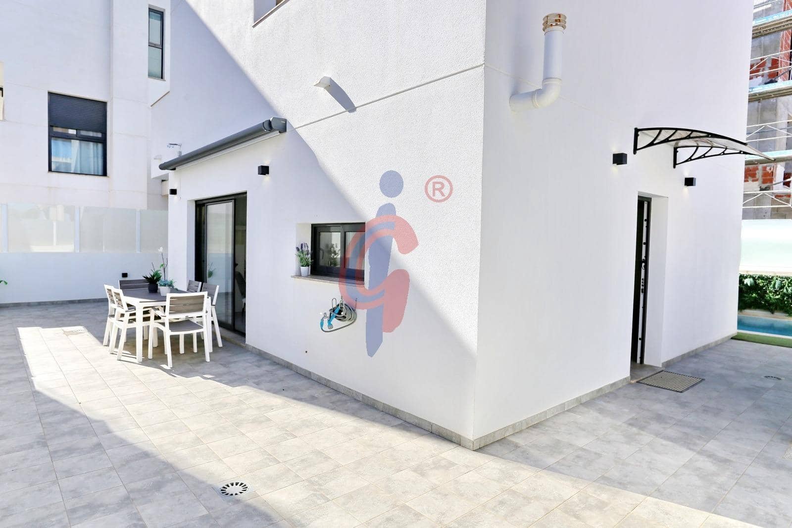 3 soveværelse Villa til salg i Guardamar del Segura med swimmingpool garage - € 470.000 (Ref: 10177316)