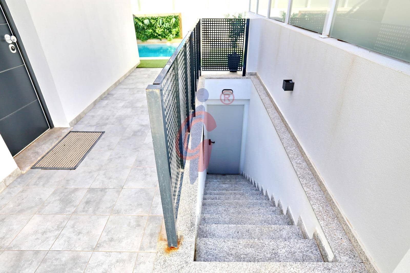 3 soveværelse Villa til salg i Guardamar del Segura med swimmingpool garage - € 470.000 (Ref: 10177316)