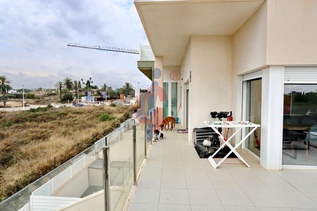 3 chambre Appartement à vendre à El Pinet, Elche / Elx avec piscine garage - 319 990 € (Ref: 10185062)