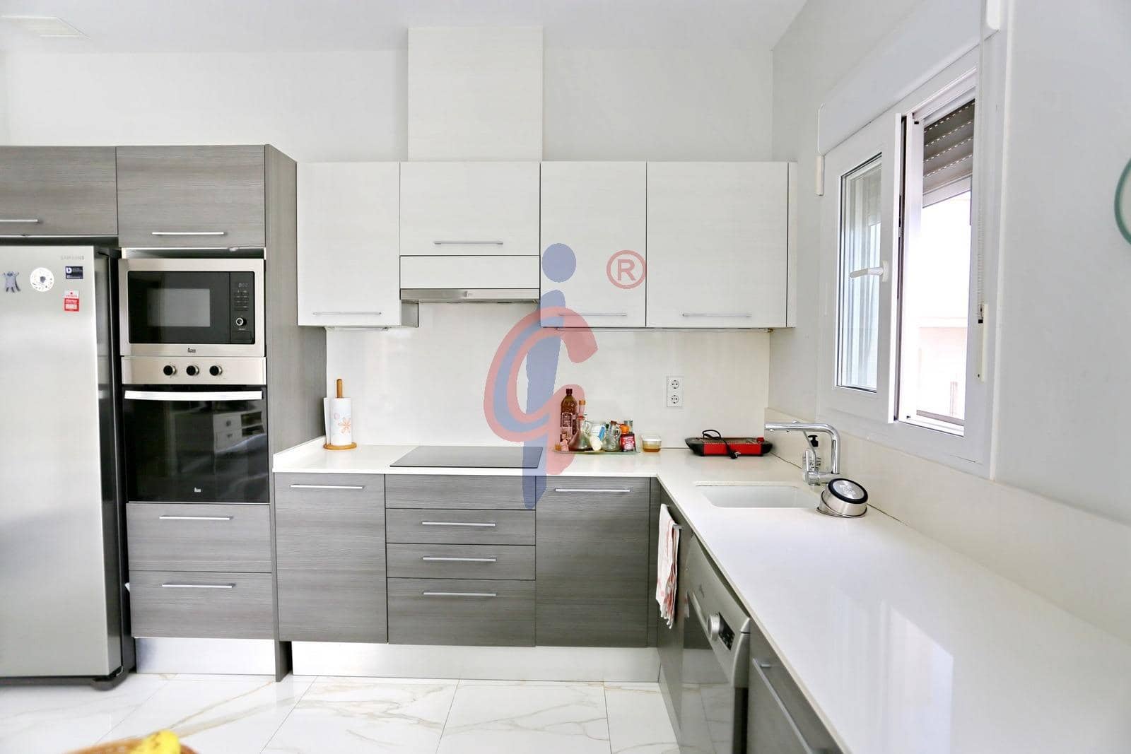 3 chambre Appartement à vendre à El Pinet avec piscine garage - 319 990 € (Ref: 10185062)