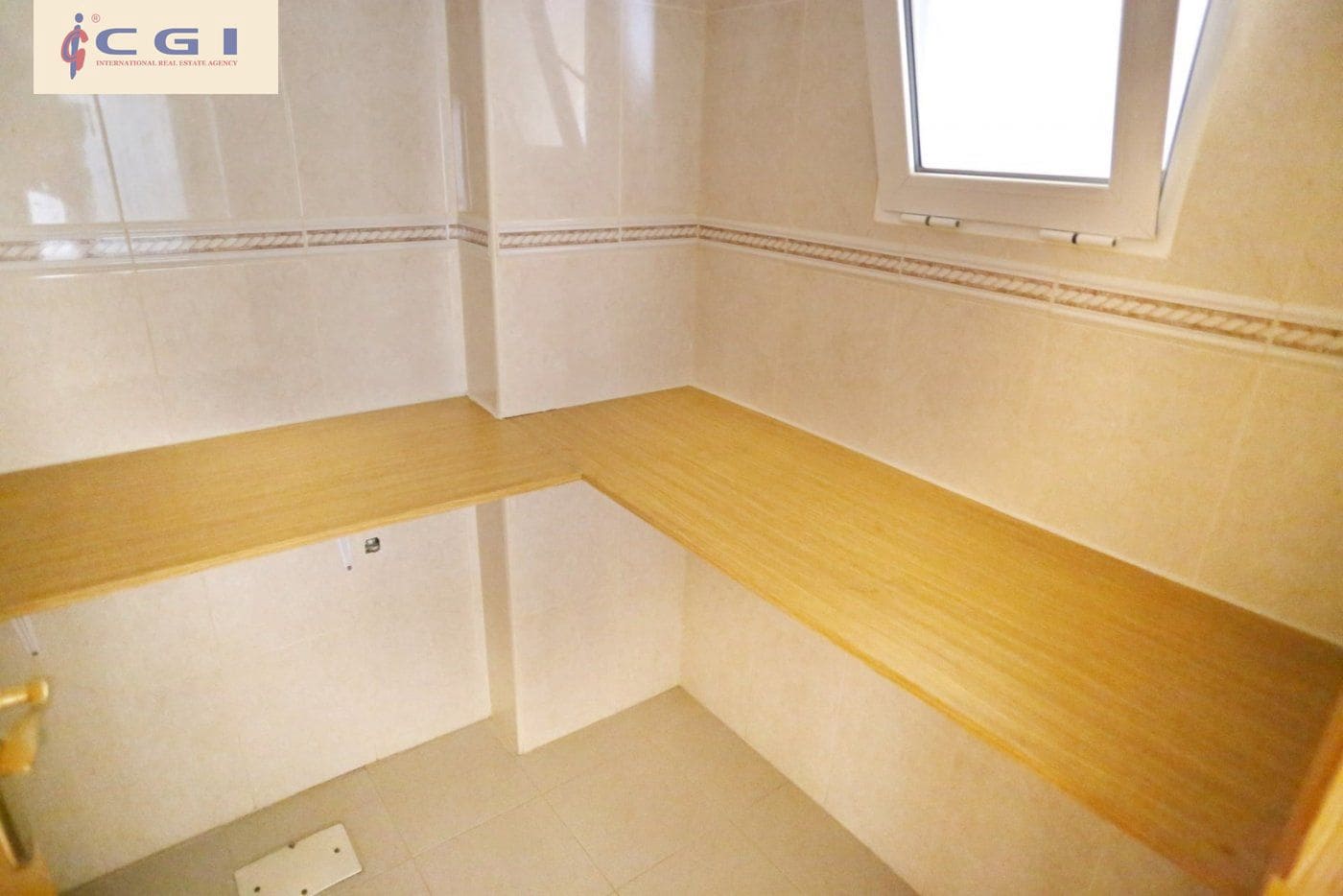 Kommersiell til salgs i Guardamar del Segura - € 139 950 (Ref: 6182241)