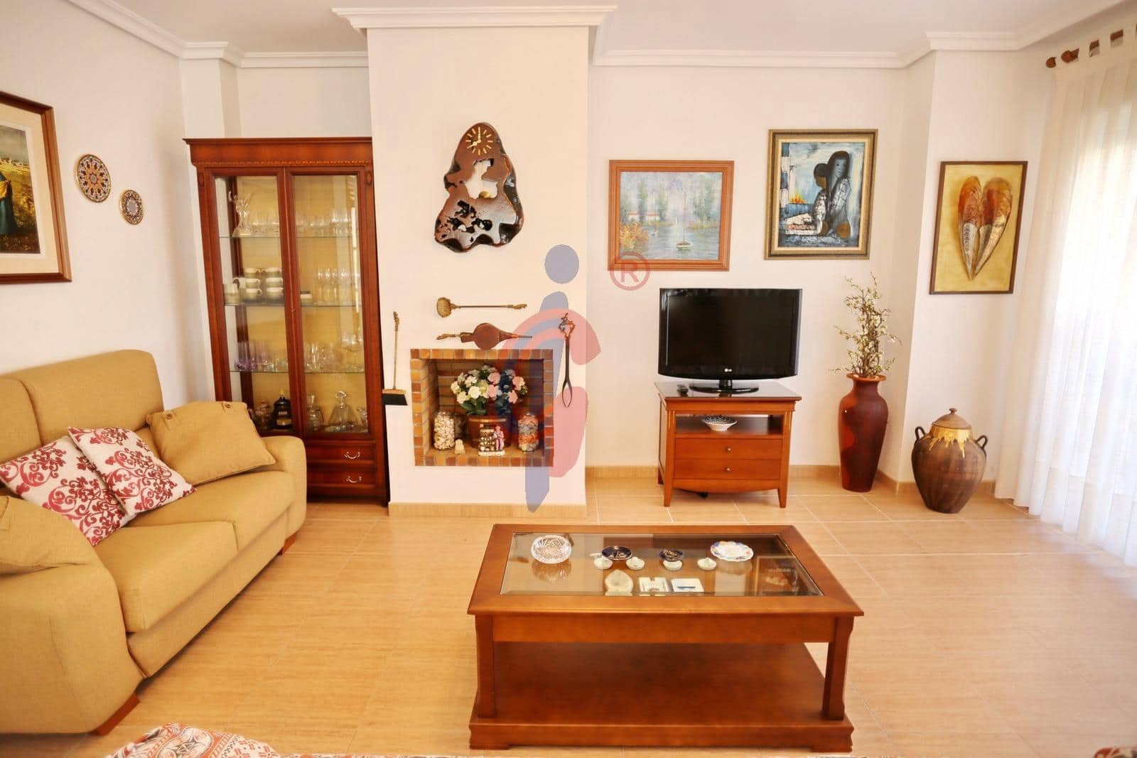 Chalet de 4 habitaciones en La Marina en venta con garaje - 550.000 € (Ref: 7737597)