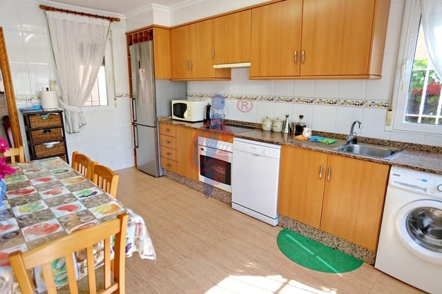 4 soveværelse Villa til salg i La Marina, Elche / Elx med garage - € 550.000 (Ref: 7737597)