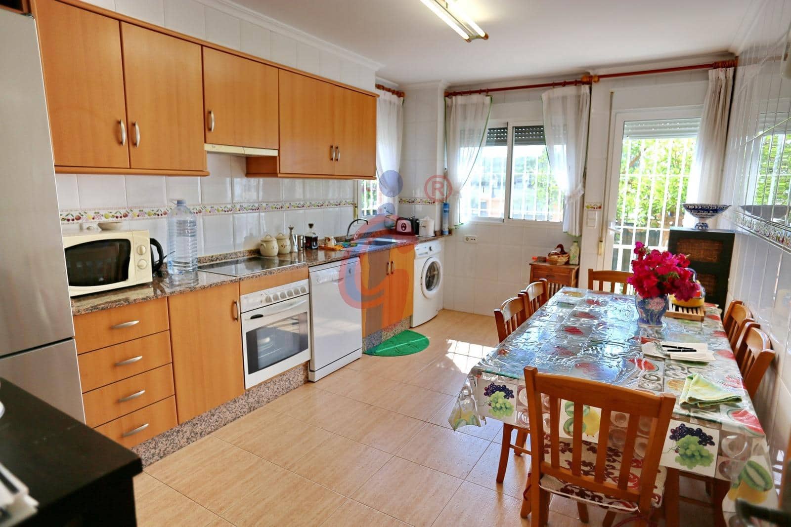 Chalet de 4 habitaciones en La Marina en venta con garaje - 550.000 € (Ref: 7737597)