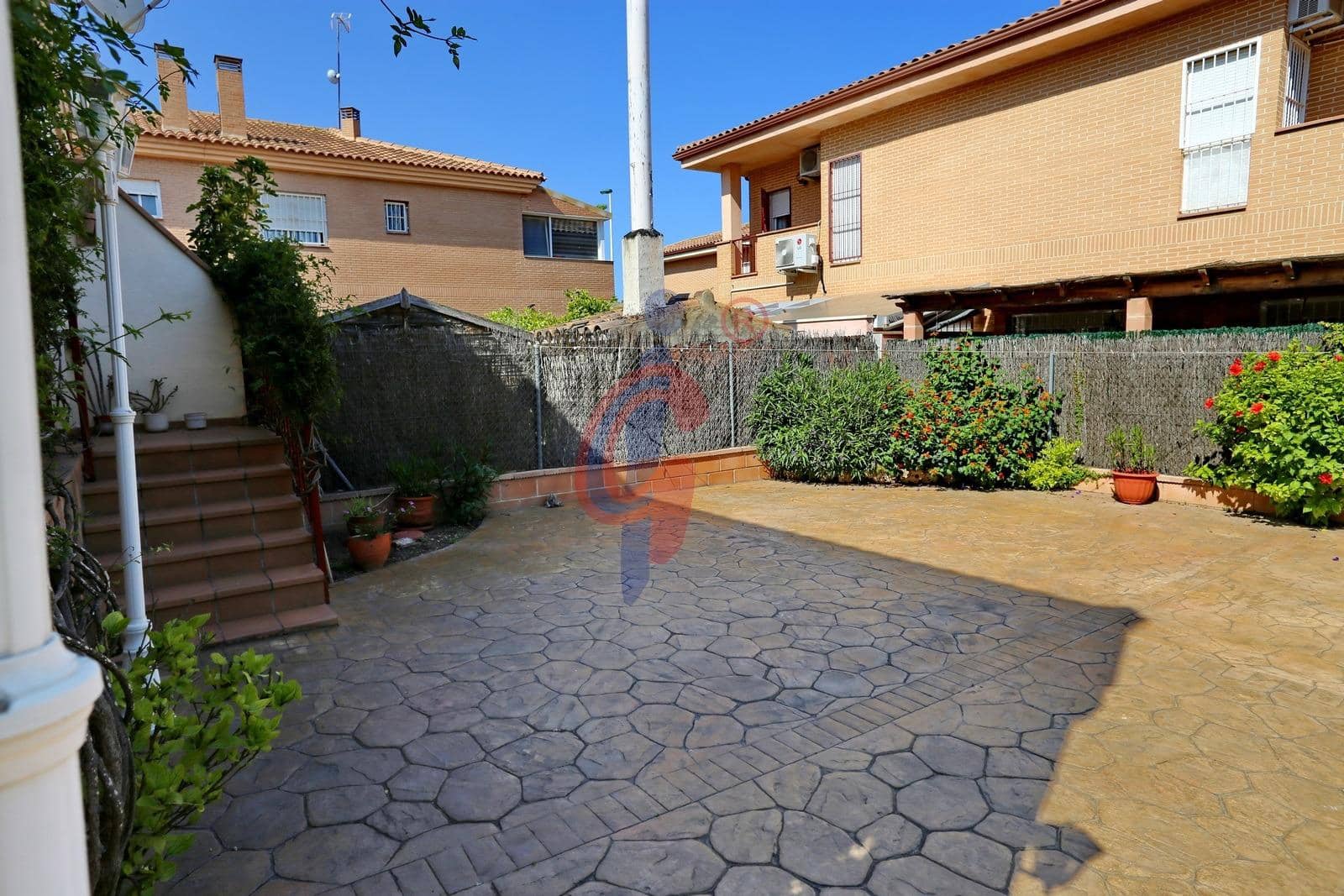 Chalet de 4 habitaciones en La Marina en venta con garaje - 550.000 € (Ref: 7737597)