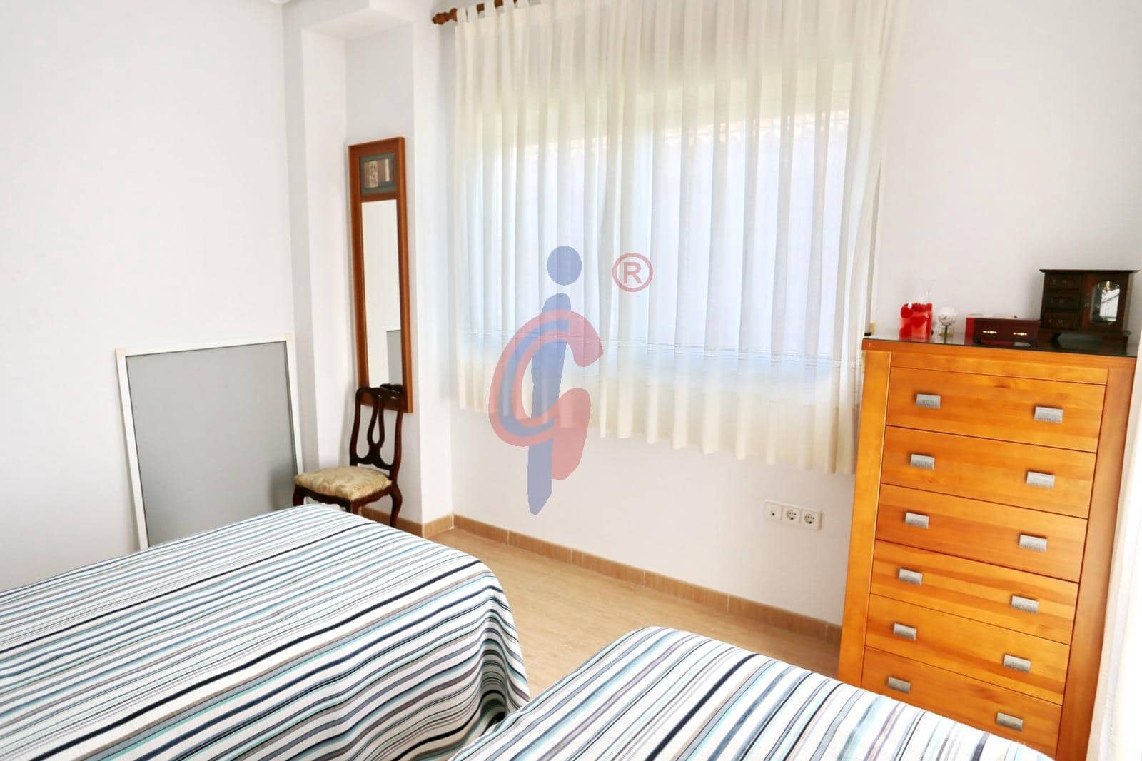 Chalet de 4 habitaciones en La Marina en venta con garaje - 550.000 € (Ref: 7737597)