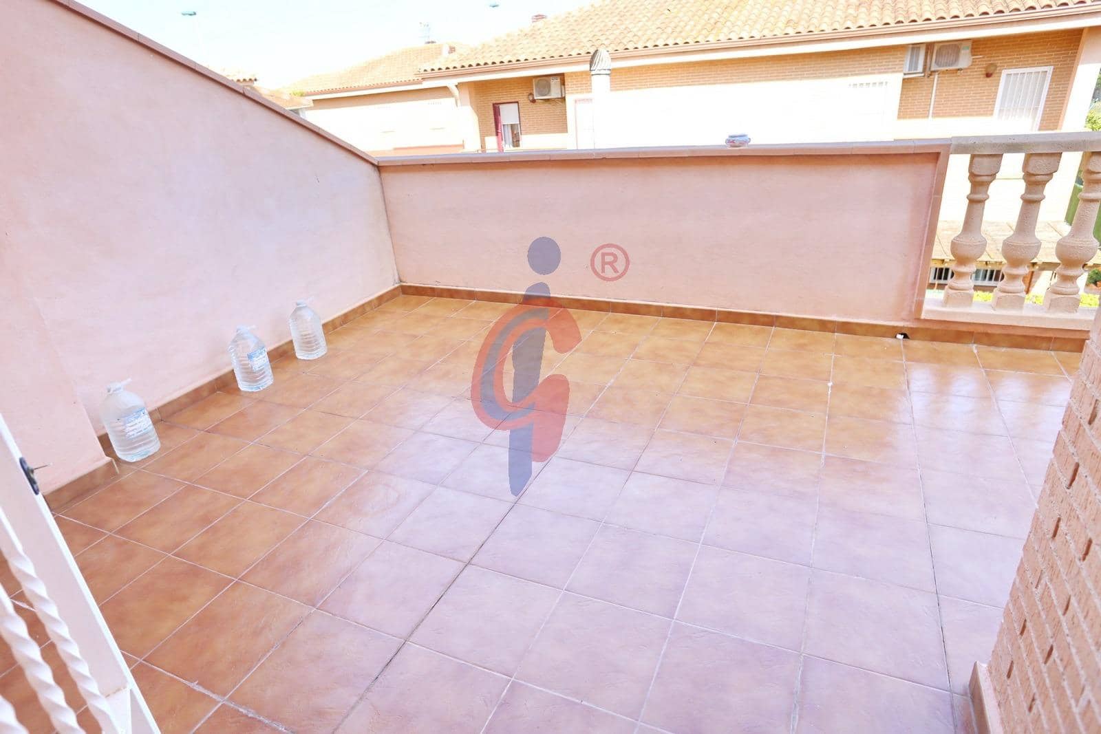 Chalet de 4 habitaciones en La Marina en venta con garaje - 550.000 € (Ref: 7737597)