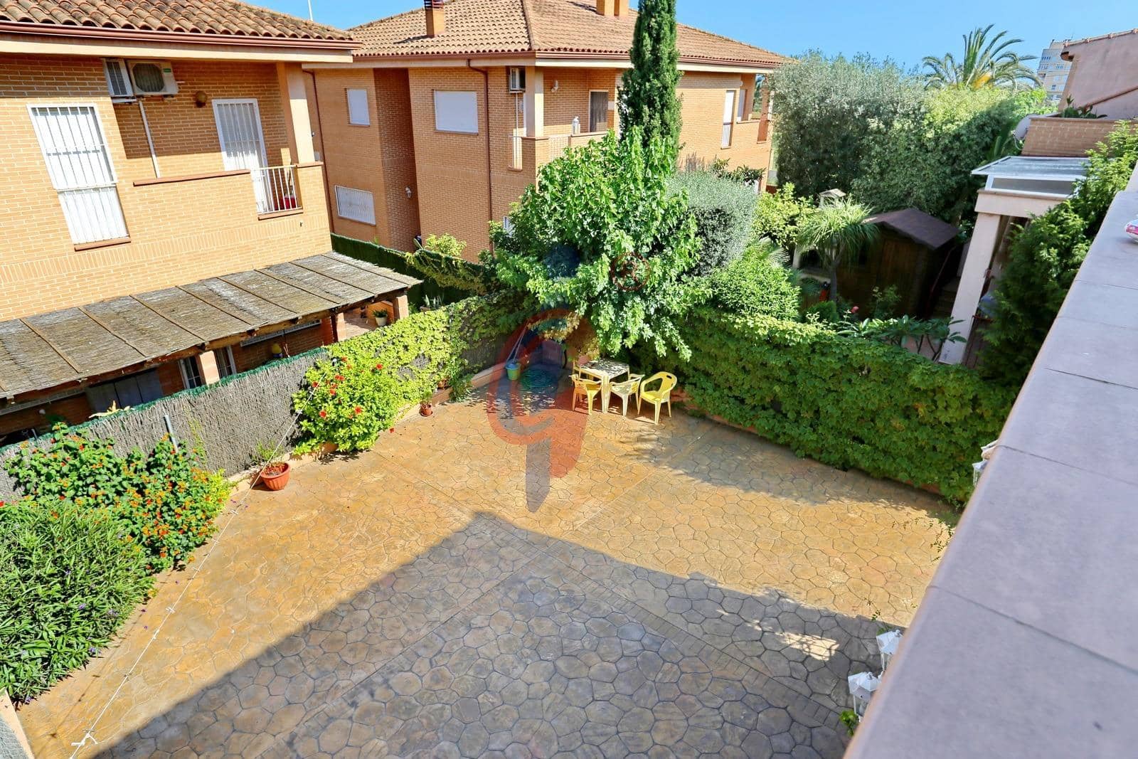 Chalet de 4 habitaciones en La Marina en venta con garaje - 550.000 € (Ref: 7737597)