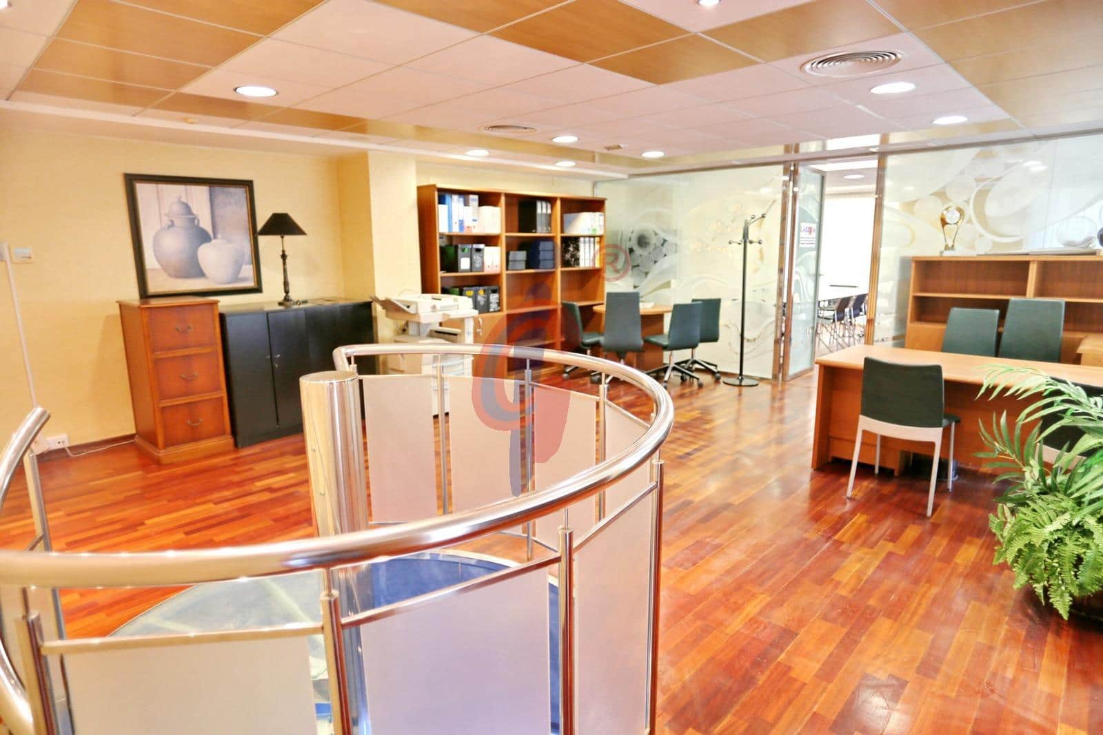 Commercieel te koop in Guardamar del Segura - € 420.000 (Ref: 8006398)