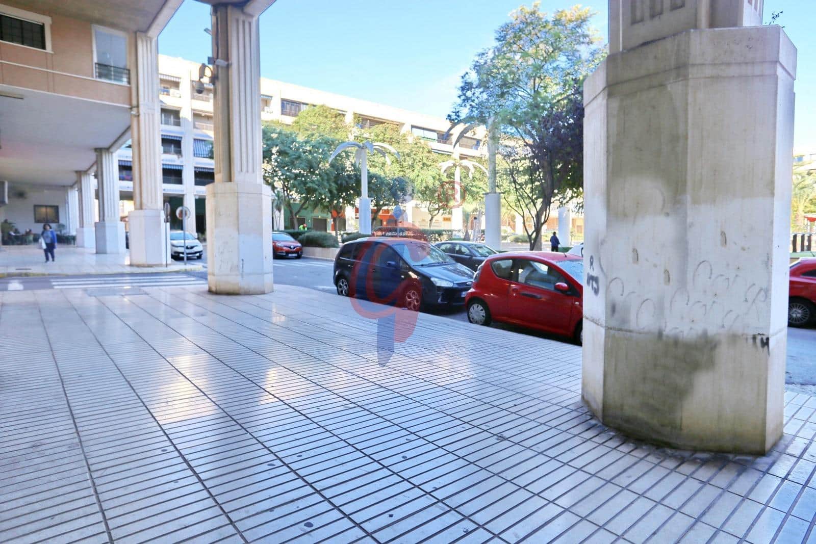 Kommersiell til salgs i Guardamar del Segura - € 420 000 (Ref: 8006398)