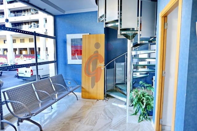 Kommersiell til salgs i Zona Pueblo, Guardamar del Segura - € 420 000 (Ref: 8006398)