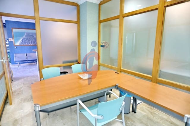 Kommersiell til salgs i Zona Pueblo, Guardamar del Segura - € 420 000 (Ref: 8006398)