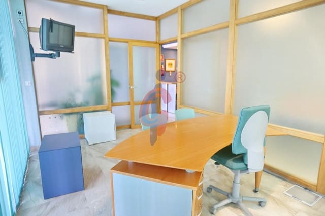 Kommersiell til salgs i Zona Pueblo, Guardamar del Segura - € 420 000 (Ref: 8006398)