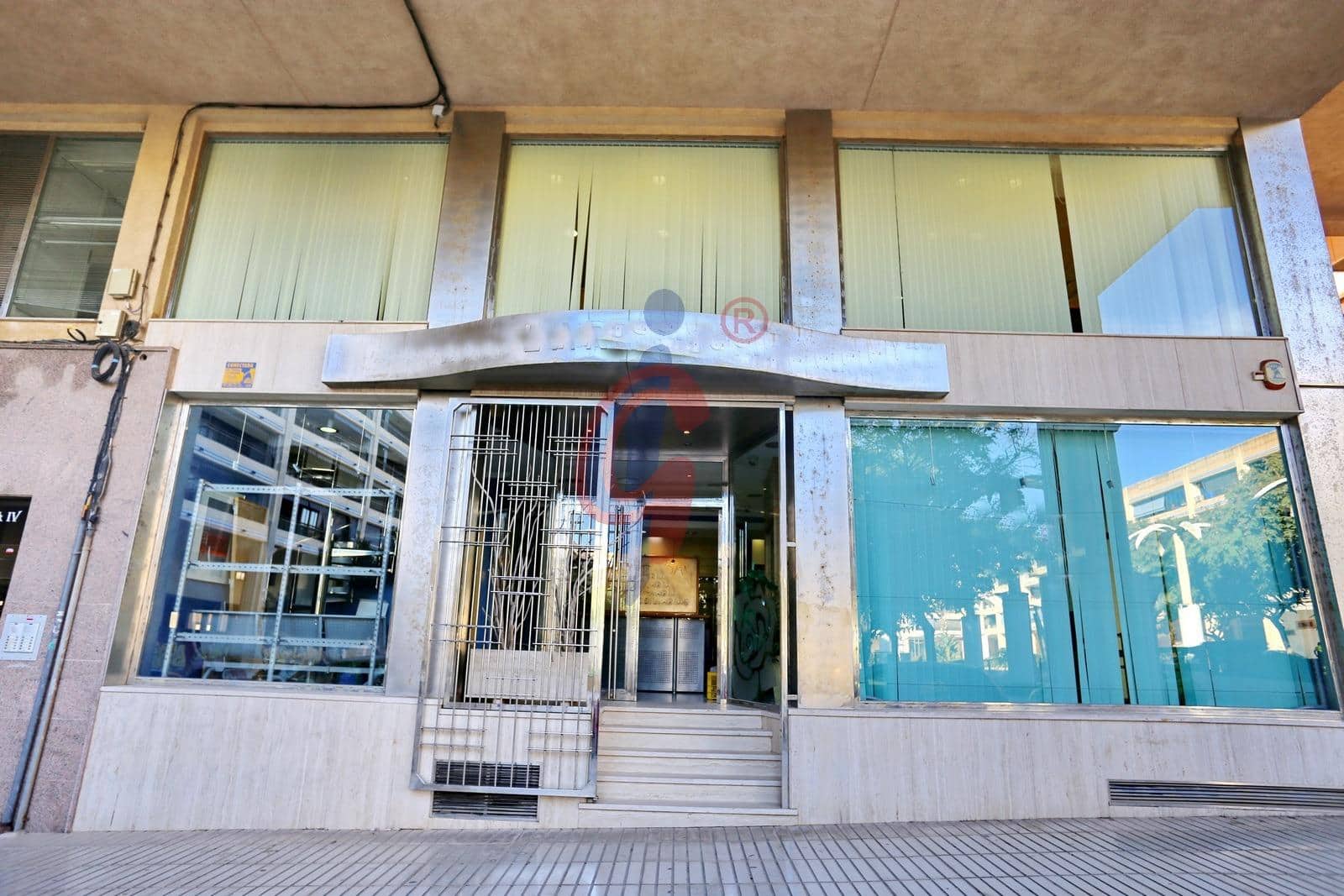 Kommersiell til salgs i Guardamar del Segura - € 420 000 (Ref: 8006398)