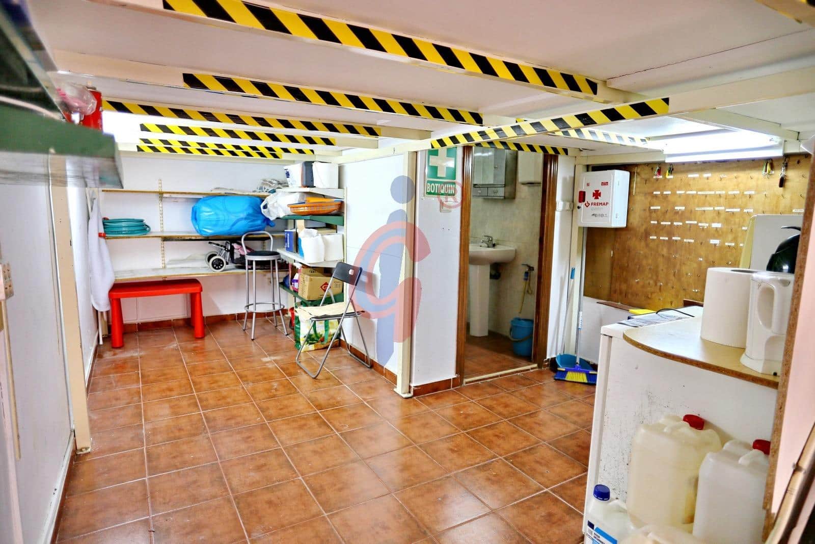 Kommersiell til salgs i Guardamar del Segura - € 71 000 (Ref: 8142816)