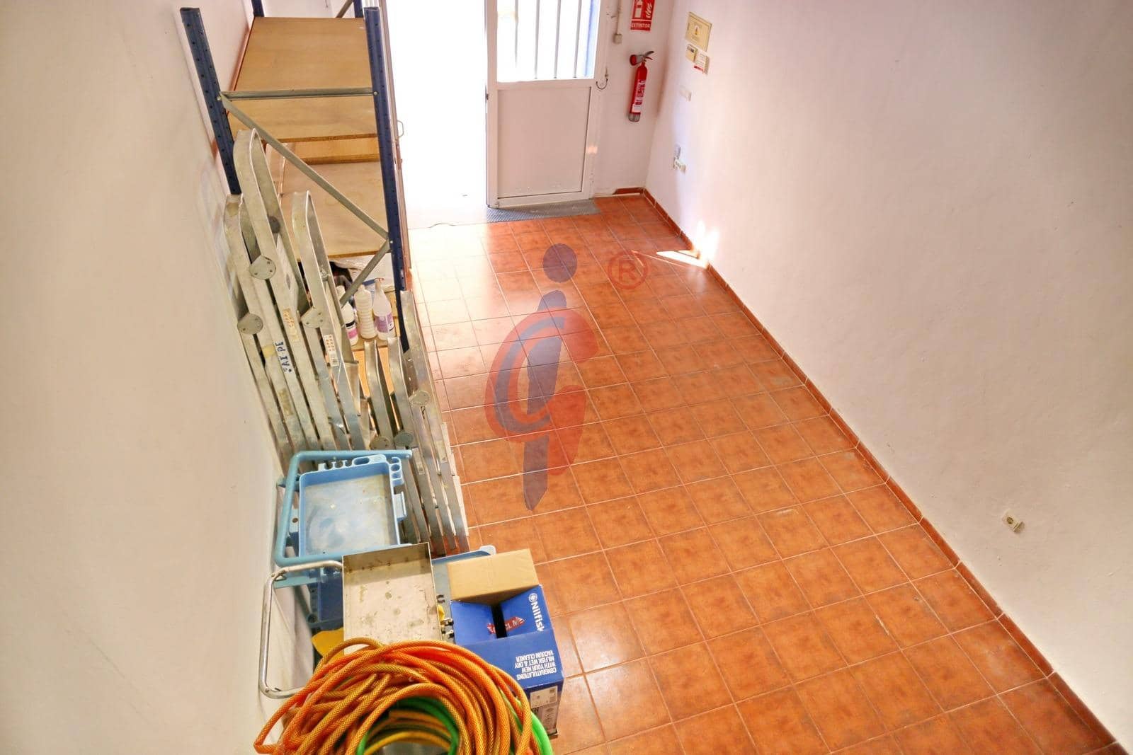 Kommersiell til salgs i Guardamar del Segura - € 71 000 (Ref: 8142816)