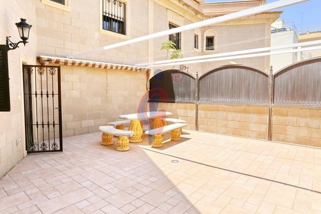 5 Zimmer Villa zu verkaufen in El Moncayo, Guardamar del Segura mit Pool Garage - 595.000 € (Ref: 8411346)