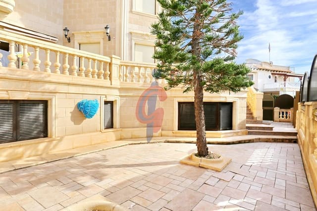 5 Zimmer Villa zu verkaufen in El Moncayo, Guardamar del Segura mit Pool Garage - 595.000 € (Ref: 8411346)