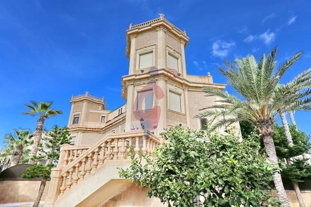 Chalet de 5 habitaciones en El Moncayo - El Pòrtic, Guardamar del Segura en venta con piscina garaje - 595.000 € (Ref: 8411346)