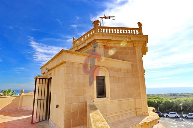 Chalet de 5 habitaciones en El Moncayo - El Pòrtic, Guardamar del Segura en venta con piscina garaje - 595.000 € (Ref: 8411346)