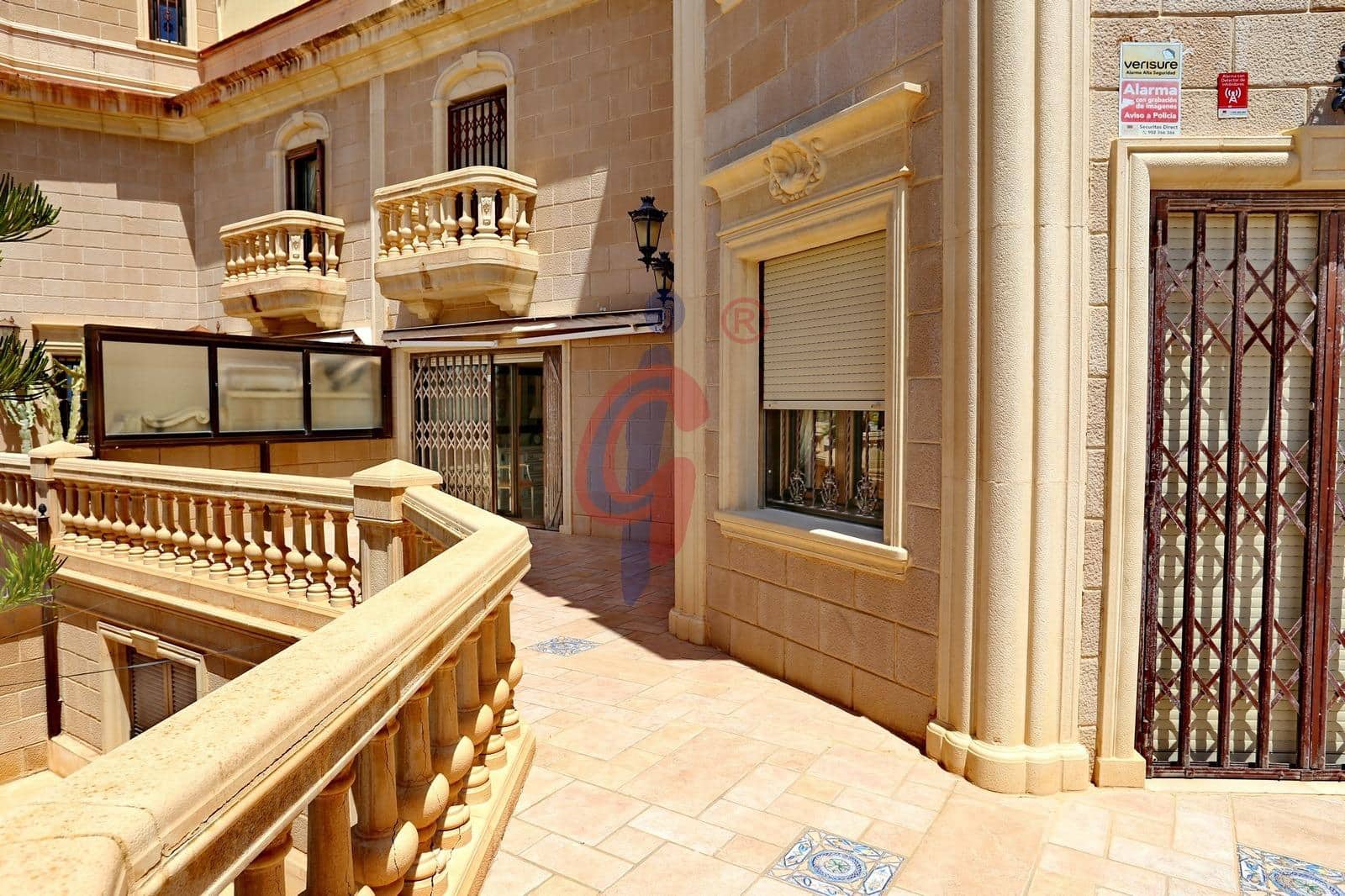 5 soveværelse Villa til salg i Guardamar del Segura med swimmingpool garage - € 595.000 (Ref: 8411346)