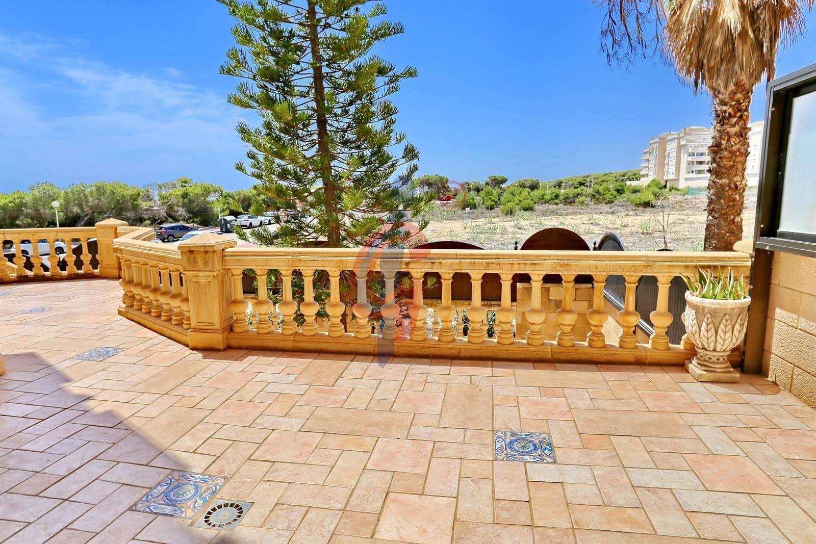 5 soveværelse Villa til salg i Guardamar del Segura med swimmingpool garage - € 595.000 (Ref: 8411346)