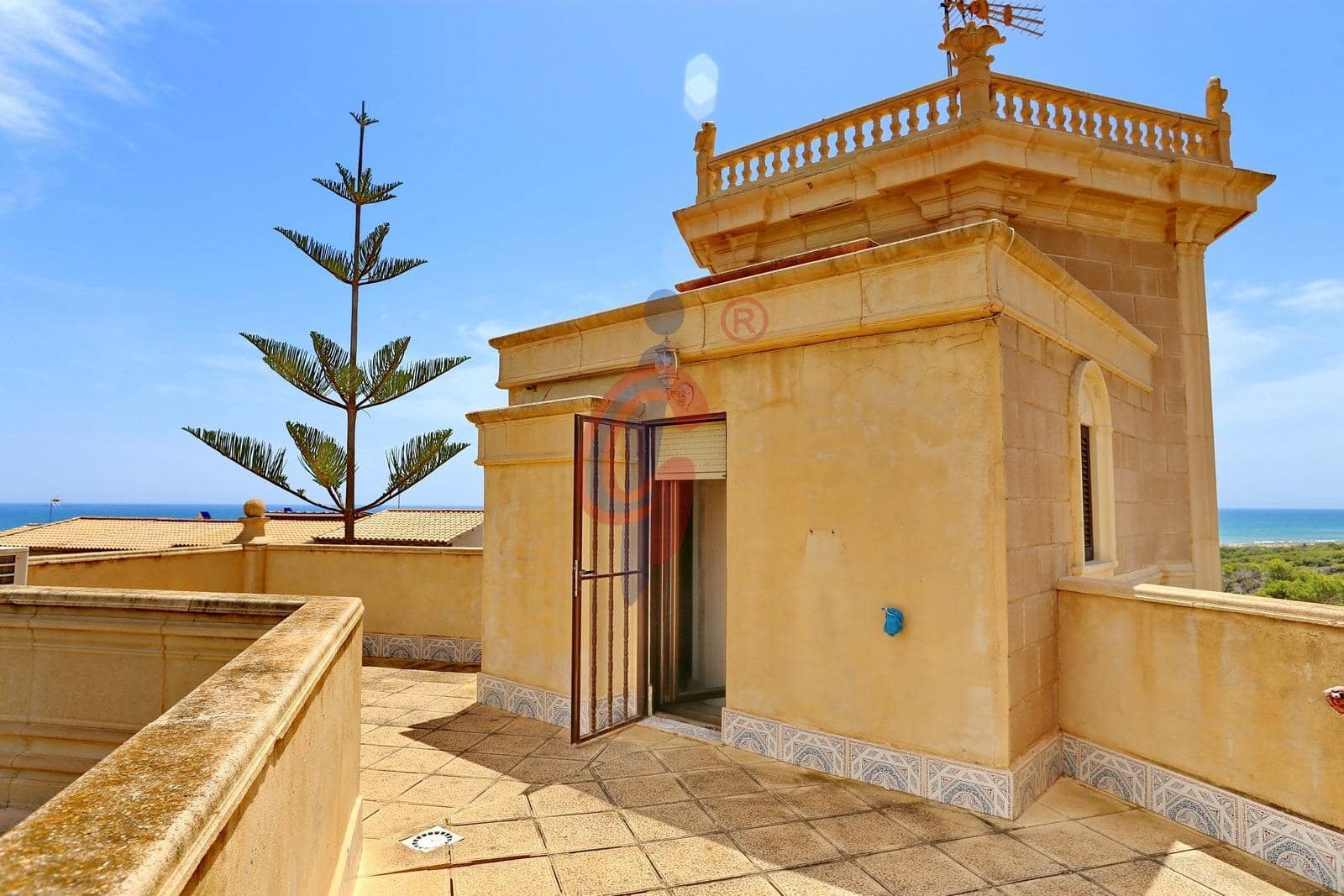 5 soveværelse Villa til salg i Guardamar del Segura med swimmingpool garage - € 595.000 (Ref: 8411346)