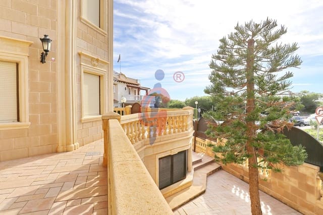 5 soveværelse Villa til salg i El Moncayo - El Pòrtic, Guardamar del Segura med swimmingpool garage - € 595.000 (Ref: 8411346)