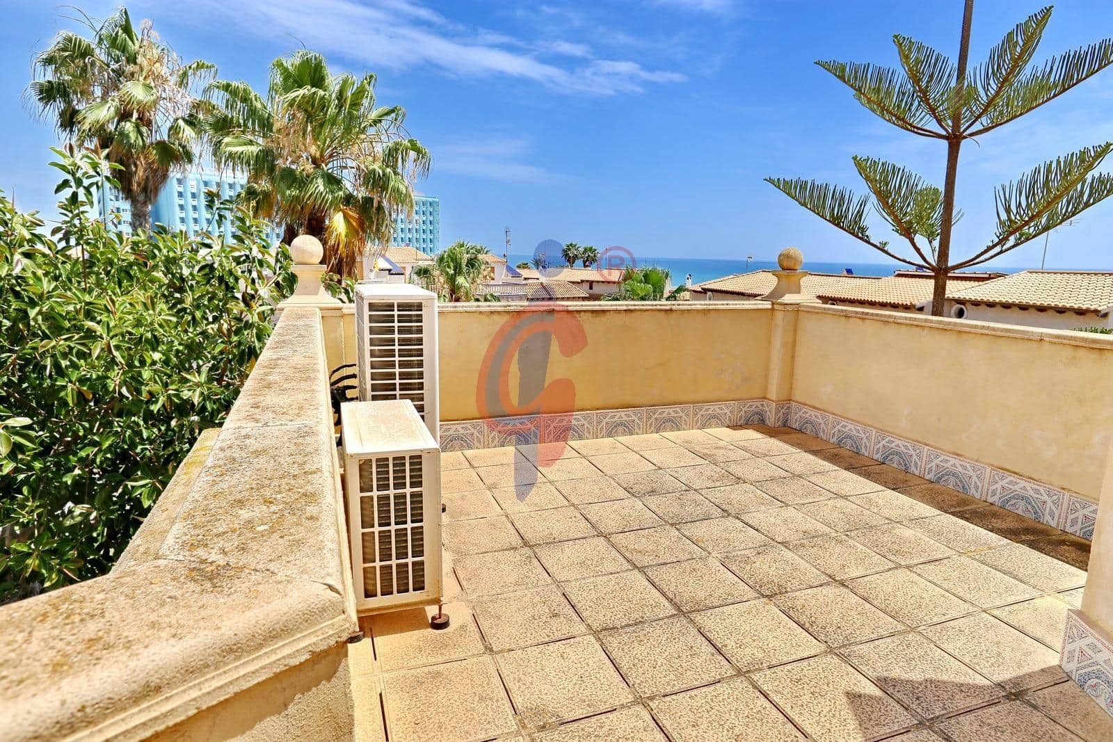 5 Zimmer Villa zu verkaufen in Guardamar del Segura mit Pool Garage - 595.000 € (Ref: 8411346)