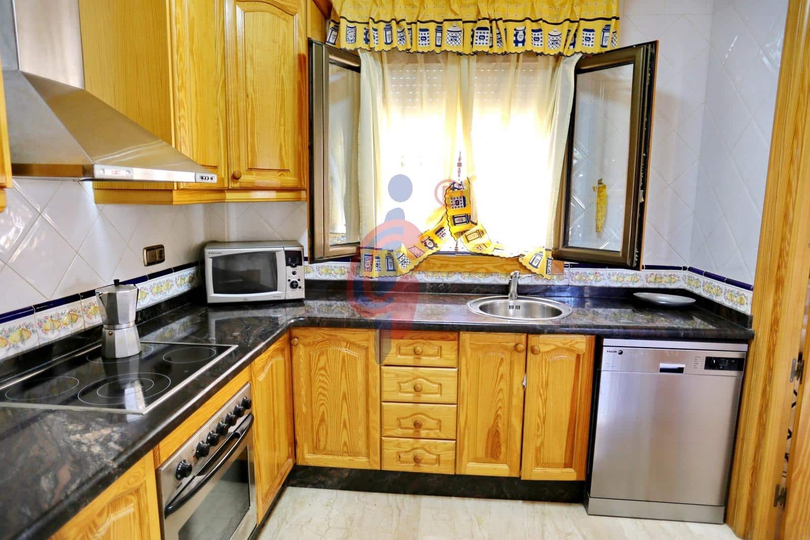 5 quarto Moradia para venda em Guardamar del Segura com piscina garagem - 595 000 € (Ref: 8411346)