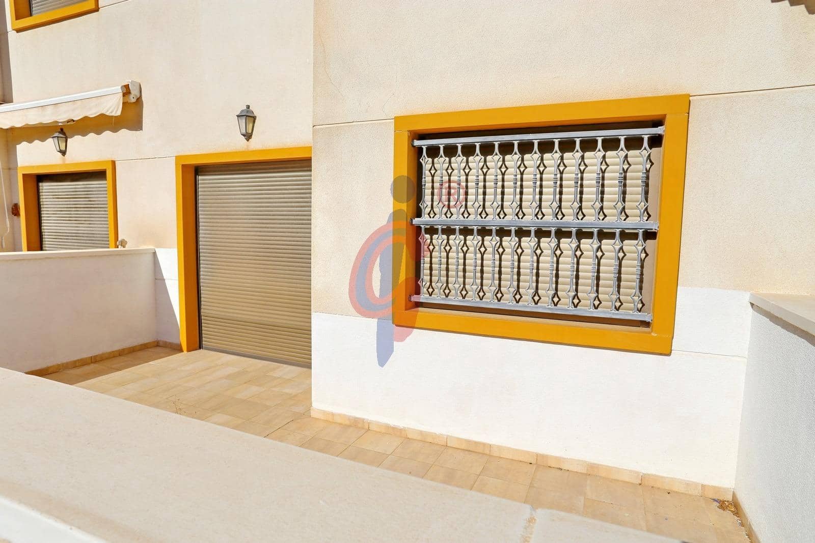 2 soverom Leilighet til salgs i Guardamar del Segura med svømmebasseng garasje - € 259 900 (Ref: 8438813)