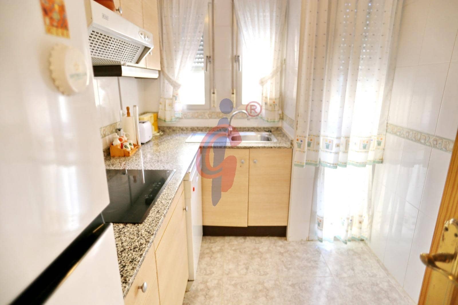 3 soveværelse Lejlighed til salg i Guardamar del Segura med garage - € 199.500 (Ref: 8476643)