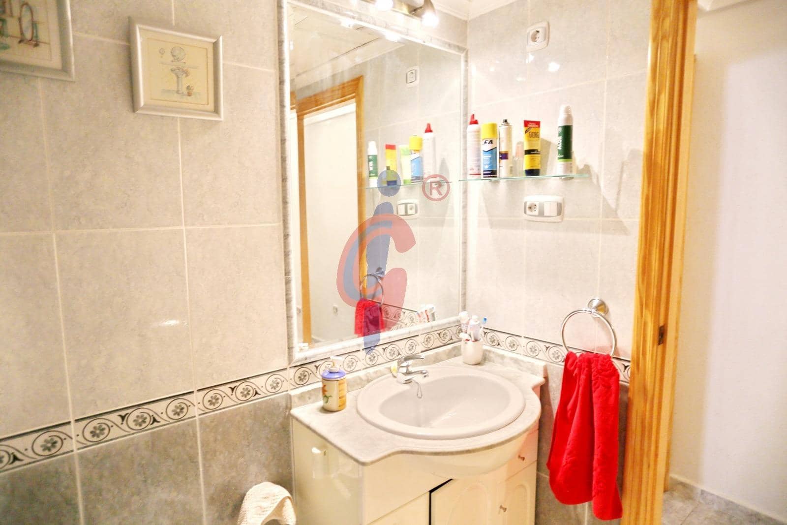 3 soveværelse Lejlighed til salg i Guardamar del Segura med garage - € 199.500 (Ref: 8476643)