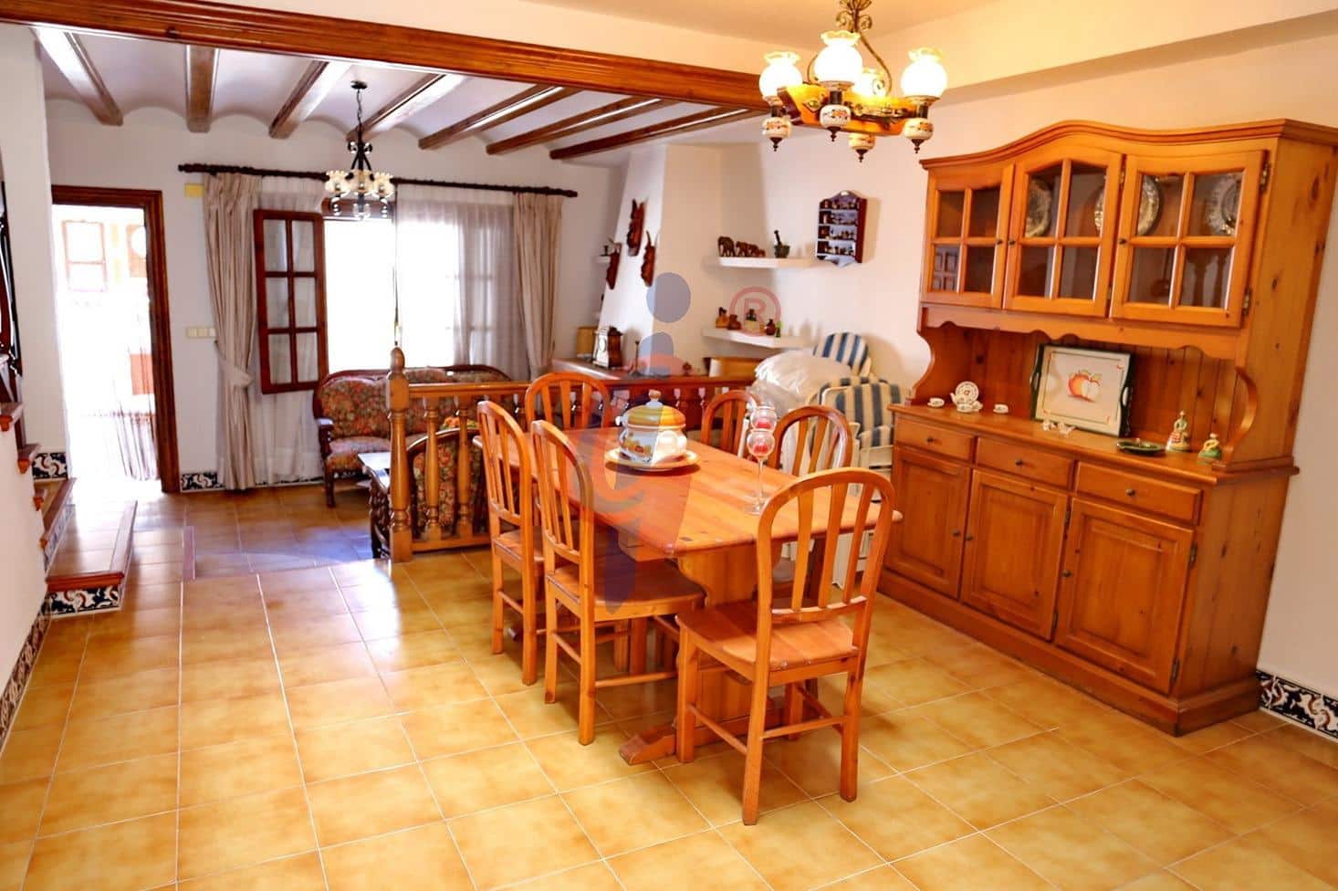 4 soveværelse Rækkehus til salg i Guardamar del Segura med garage - € 359.000 (Ref: 8511798)