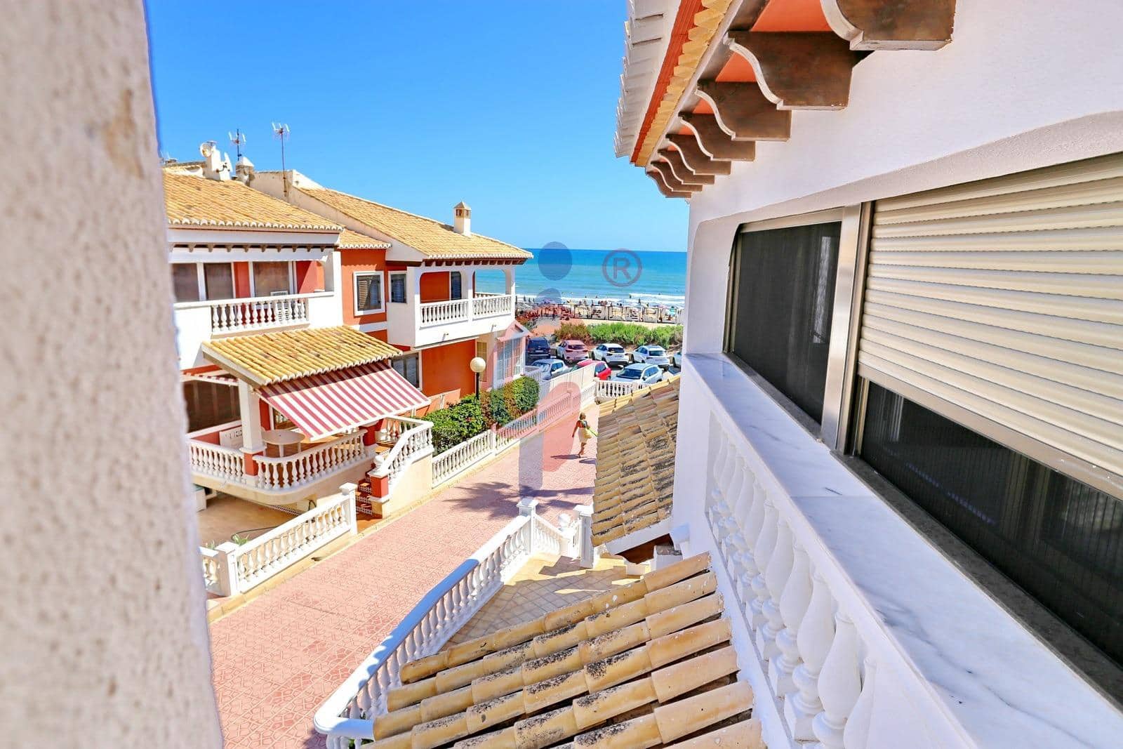 4 soveværelse Rækkehus til salg i Guardamar del Segura med garage - € 359.000 (Ref: 8511798)