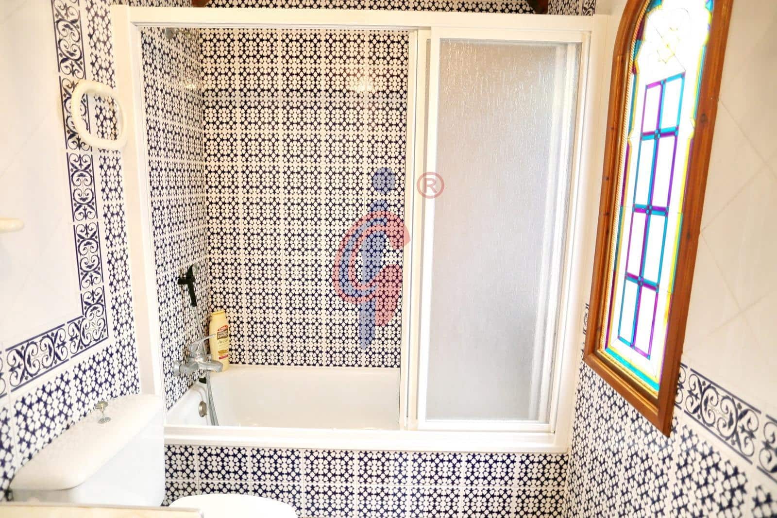 4 soveværelse Rækkehus til salg i Guardamar del Segura med garage - € 359.000 (Ref: 8511798)