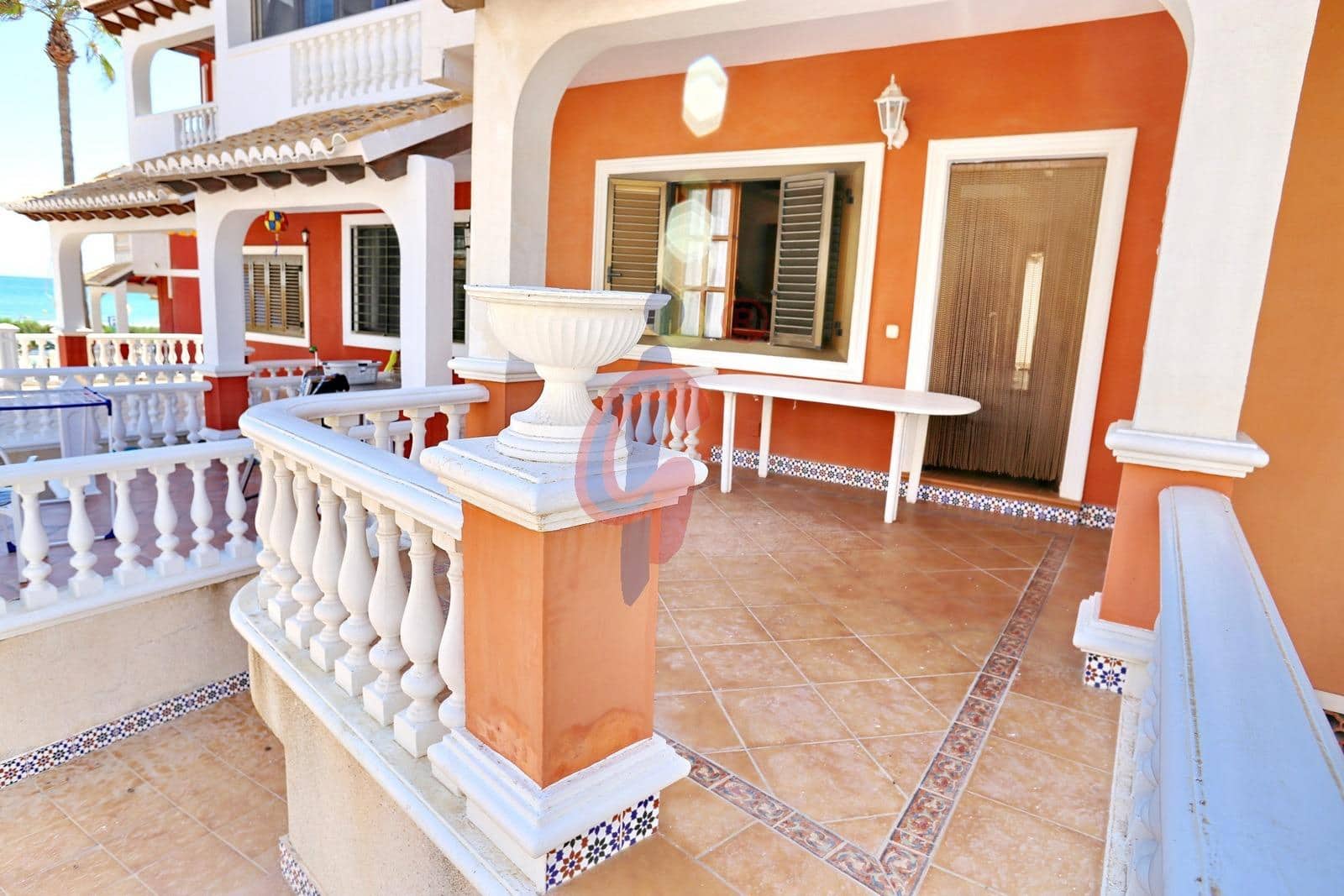 4 soveværelse Rækkehus til salg i Guardamar del Segura med garage - € 359.000 (Ref: 8511798)