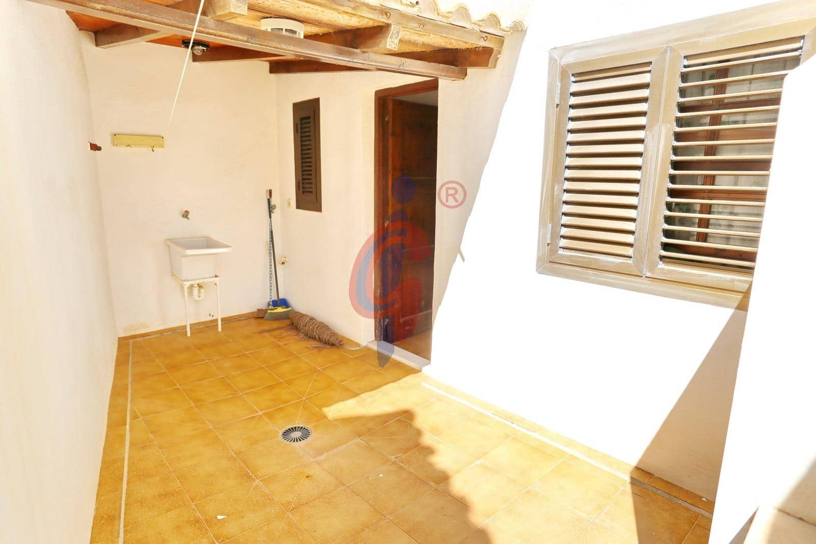 4 soveværelse Rækkehus til salg i Guardamar del Segura med garage - € 359.000 (Ref: 8511798)