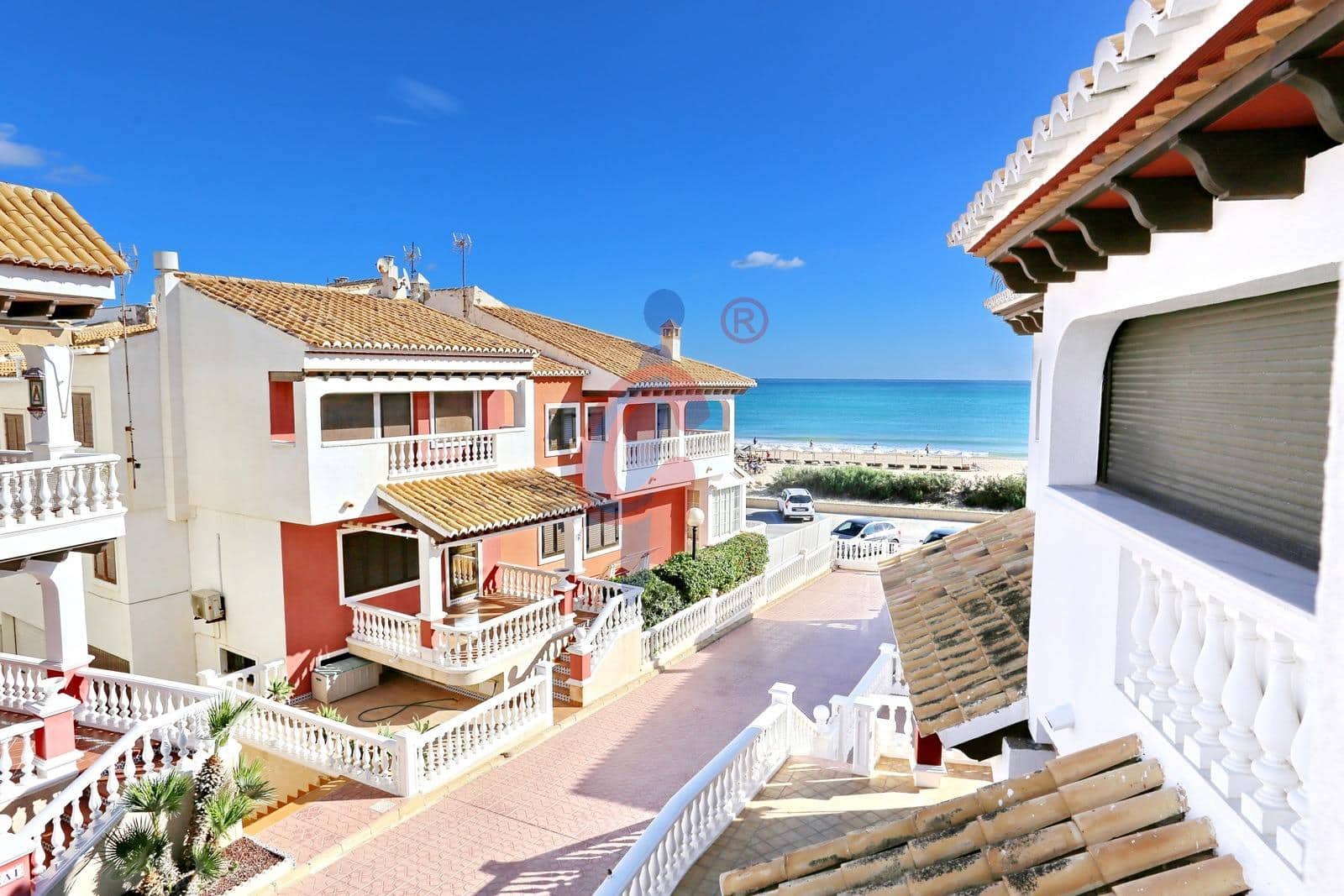 4 soveværelse Rækkehus til salg i Guardamar del Segura med garage - € 359.000 (Ref: 8511798)