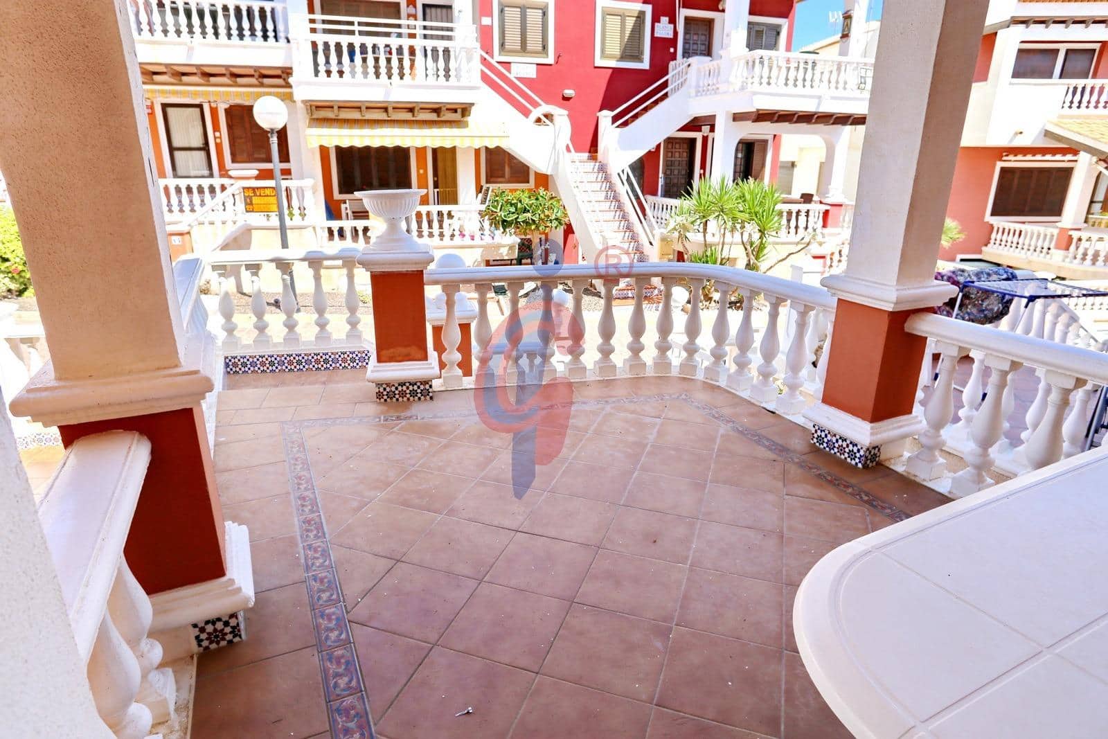 4 soveværelse Rækkehus til salg i Guardamar del Segura med garage - € 359.000 (Ref: 8511798)